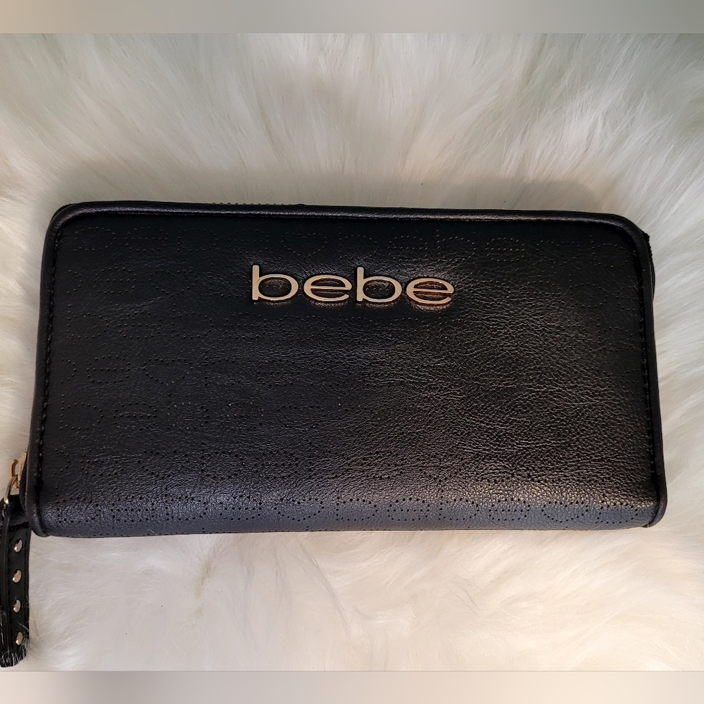 WOMENS BEBE BLACK WALLET ZIP AROUND LOGO